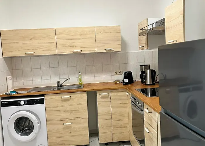 아파트 Gegenueber Vom Theater 게라