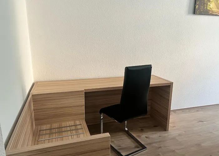 아파트 Gegenueber Vom Theater 게라