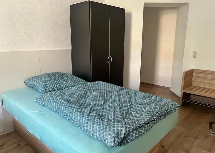 Gegenueber Vom Theater * 게라