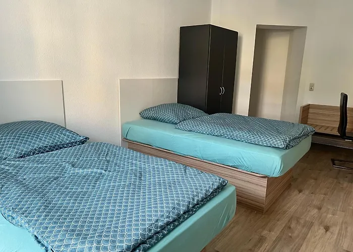 Gegenueber Vom Theater 게라